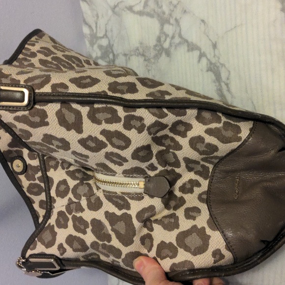 Coah light beige and light brown leopard Purse - Picture 5 of 5
